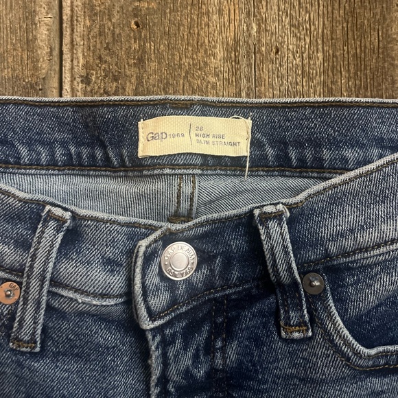 [04] GAP | High Rise Slim Straight Jeans | 28 - Picture 2 of 10